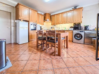 Apartamento T3 à venda na Praceta Ribeiro Sanches, 16