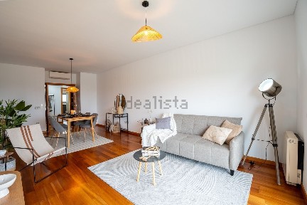 Apartamento T3 à venda na Rua Adelino Cunha, 3