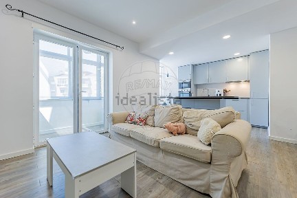 Apartamento T2 à venda na Alameda 25 de Abril