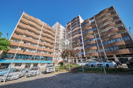 Apartamento T4 à venda na Praceta de Ricardo Jorge s/n