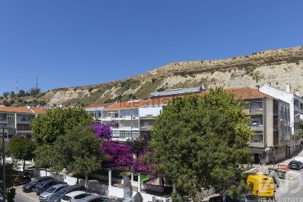 Apartamento T2 à venda na Santo António