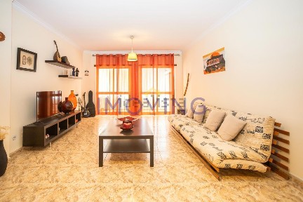 Apartamento T3 à venda na Rua João Azevedo do Carmo