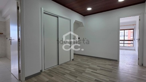 Apartamento T4 à venda no Monte Belo Norte