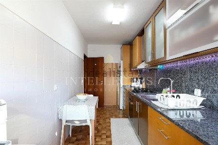 Apartamento T2 à venda na Rua Pedro Nunes