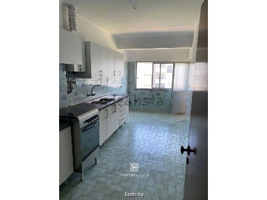 Apartamento T2 à venda na Praceta Guilherme Baptista Rocha