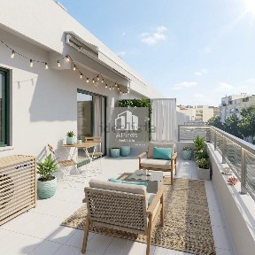 Apartamento T4 à venda na Rua Gil Eanes s/n