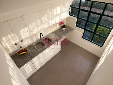Apartamento T3 à venda na Avenida Arsenal do Alfeite