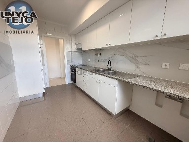 Apartamento T3 à venda na Avenida Arsenal do Alfeite