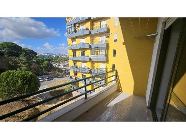 Apartamento T3 à venda na Avenida Arsenal do Alfeite
