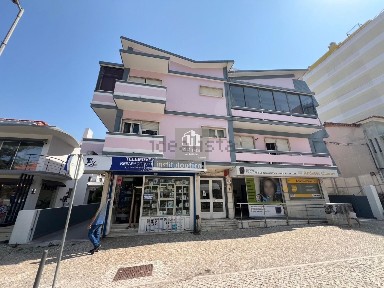Apartamento T3 à venda na Avenida da República s/n