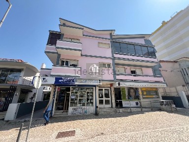 Apartamento T3 à venda na Avenida da República s/n