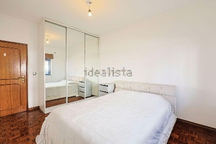 Apartamento T1 à venda na Rua Joly Braga Santos, 13