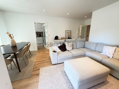 Apartamento T3 à venda na Rua Silva Porto, 5