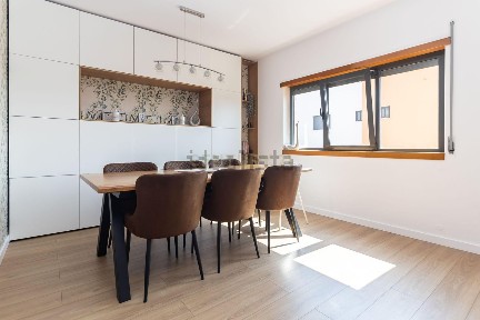 Apartamento T3 à venda na Avenida 25 de Abril, 117