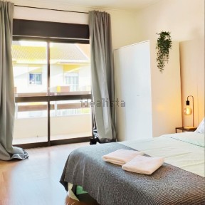 Apartamento T3 à venda na Rua Dom João de Castro
