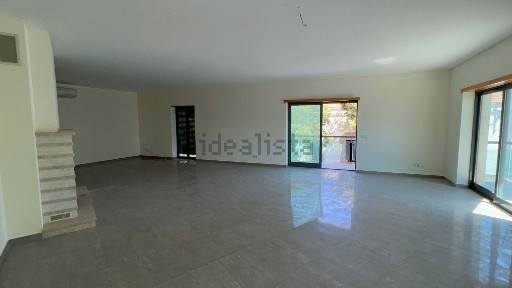Arrendamento de apartamento T4 na Rua de Lisboa, 75