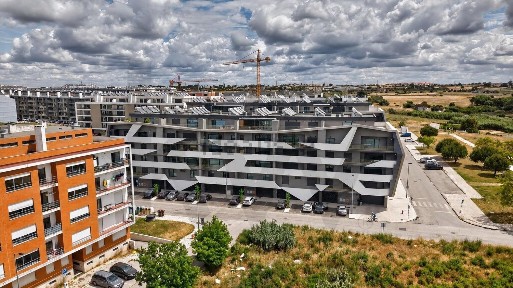 Apartamento T3 à venda na Rua Sarmento Beires s/n