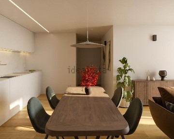 Apartamento T3 à venda na Rua Professor Carlos Manafaia s/n