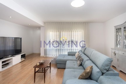 Apartamento T4 à venda na Rua Pedro Álvares Cabral