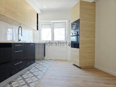 Apartamento T3 à venda na Praça de Portugal
