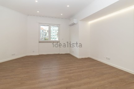 Apartamento T3 à venda na Avenida Dom Nuno Álvares Pereira, 41