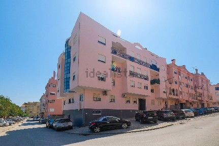 Apartamento T2 à venda na Rua Associação de Reformados de Corroios