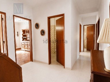 Apartamento T3 à venda no Centro de Laranjeiro