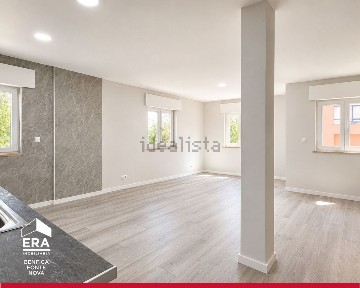 Apartamento T2 à venda na Rua Associação de Reformados de Corroios