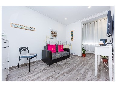 Apartamento T1 à venda na Rua Egas Moniz, 49