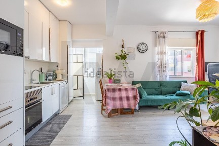 Apartamento T2 à venda na Praceta Alto dos Bonecos s/n