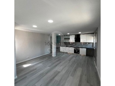 Apartamento T2 à venda na Rua Associação de Reformados de Corroios