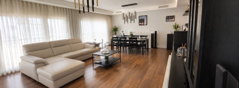 Apartamento T3 à venda na Rua Samwell Dinis
