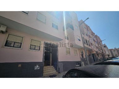 Apartamento T2 à venda na Rua Associação de Reformados de Corroios