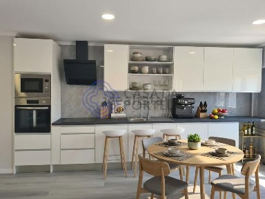 Apartamento T4 à venda na Rua Infante Dom Augusto s/n