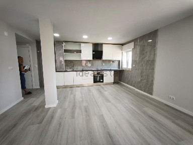 Apartamento T2 à venda na Rua Associação de Reformados de Corroios