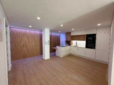 Apartamento T3 à venda na Avenida 25 de Abril de 1974, 43