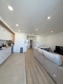 Apartamento T2 à venda na Rua José Dias Coelho, 14