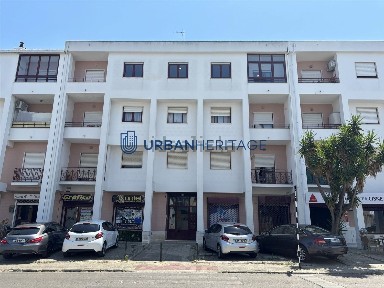 Apartamento T4 à venda na Rua Infante Dom Augusto, 98