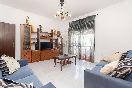 Apartamento T2 à venda na Rua Ferreira de Castro