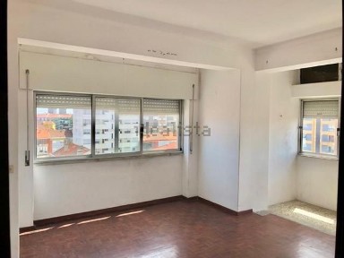 Apartamento T1 à venda na Rua Doutor Manuel Pacheco Nobre, 105