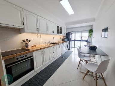 Apartamento T2 à venda na Rua Piteira Santos