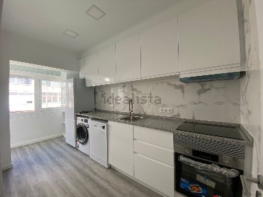 Apartamento T2 à venda na Rua Padre Francisco do Recreio