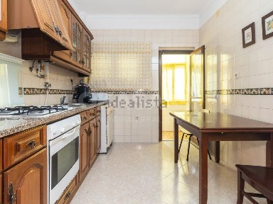 Apartamento T3 à venda na Rua António José Baptista