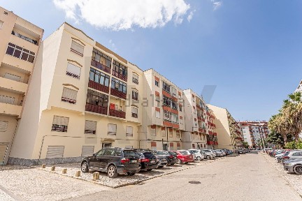 Apartamento T2 à venda na Rua João Maria Jales s/n