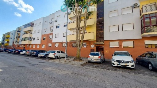 Apartamento T3 à venda na Rua Gaspar Correia