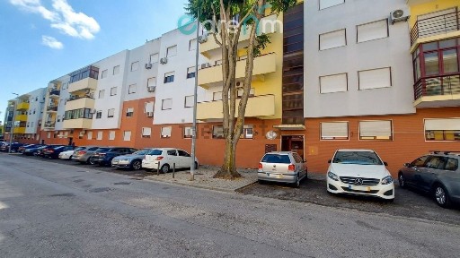 Apartamento T3 à venda na Rua Gaspar Correia