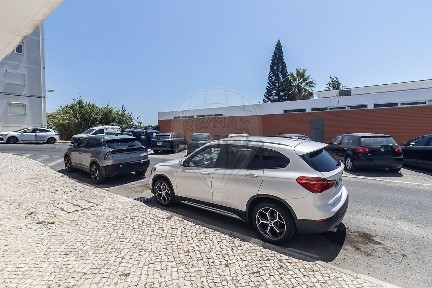 Apartamento T2 à venda na Rua Columbano Bordalo Pinheiro