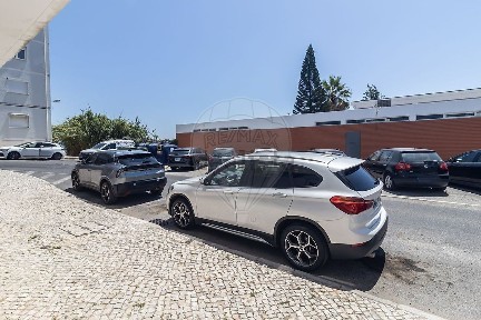 Apartamento T2 à venda na Rua Columbano Bordalo Pinheiro