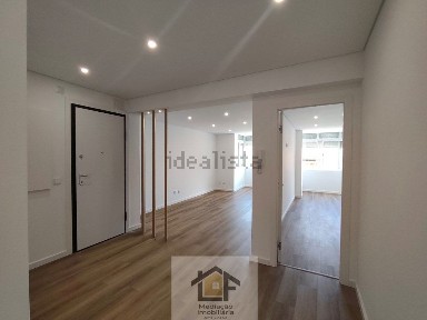 Apartamento T3 à venda na Rua do Armeiro-Mor