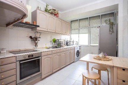 Apartamento T2 à venda na Rua Maria Lalande s/n
